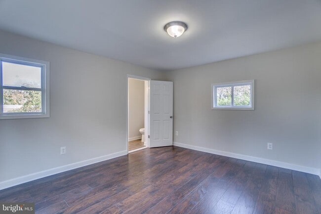 Building Photo - 2212 Arlington Terrace