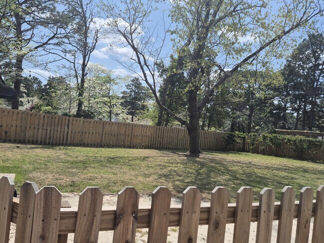 Building Photo - 2439 Dartmouth Dr