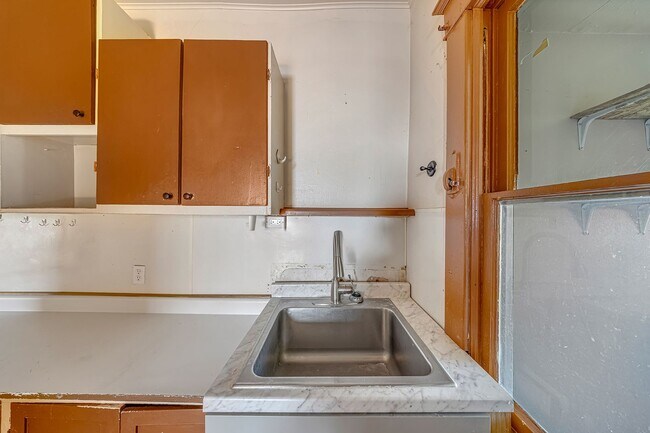 Building Photo - 746 Colorado Ave
