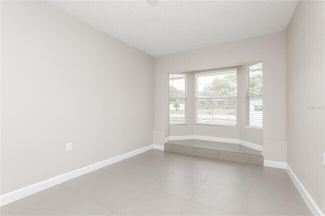 Building Photo - 178 E Alma Ave