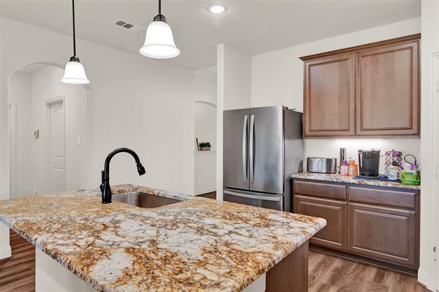 Building Photo - 7839 Ashwood Dr
