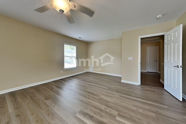 Building Photo - 111 Graduate Ln