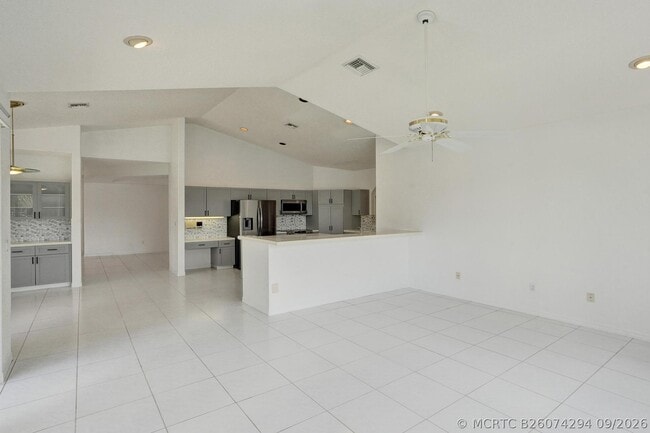 Building Photo - 11340 Lakeshore Dr
