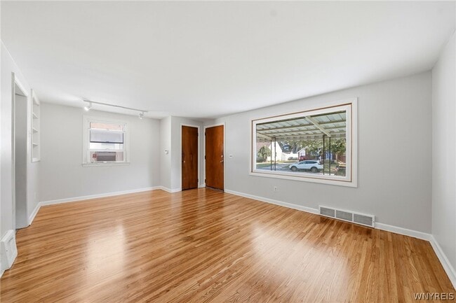 Building Photo - 66 Cleveland Dr