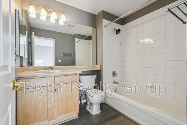 Building Photo - 22951 E Roxbury Dr