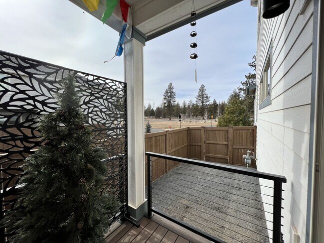 Building Photo - 3 bedroom 2.5 bath home in The Bridges, wi...