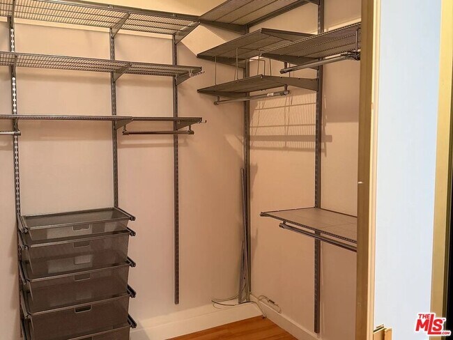 Building Photo - 2276 S Beverly Glen Blvd