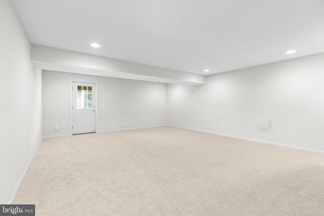 Building Photo - 407 Apricot St