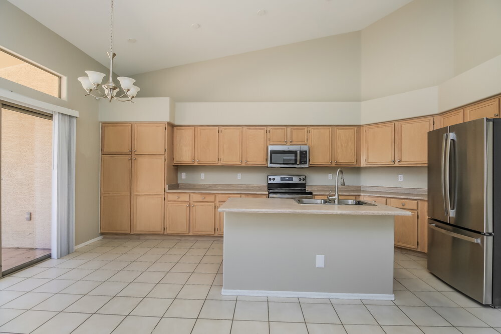 Building Photo - 1542 E Sunrise Way