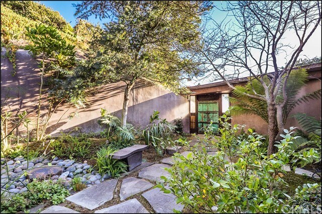 Building Photo - 1330 Coronado Dr