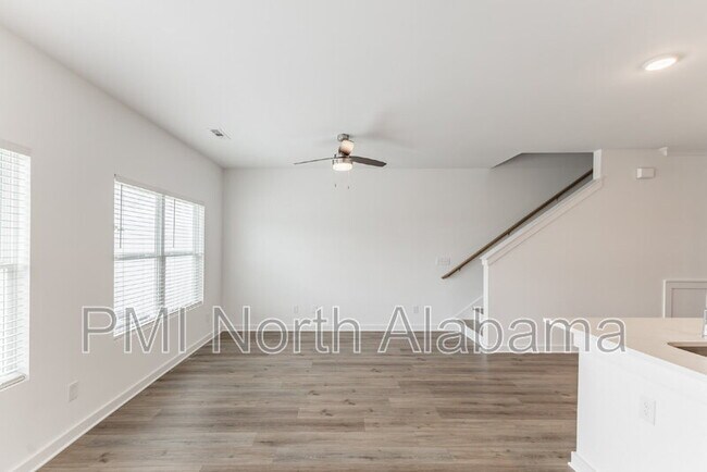 Building Photo - 7574 Discovery Pt Dr NW