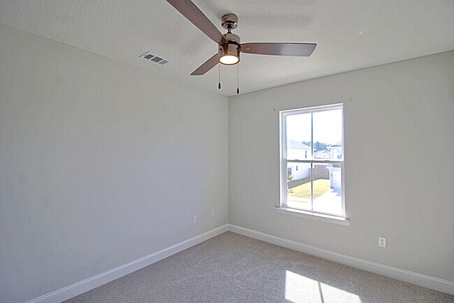 Building Photo - 106 Centennial Ct