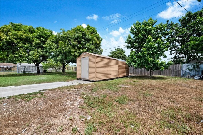 Building Photo - 10421 SW 184th St
