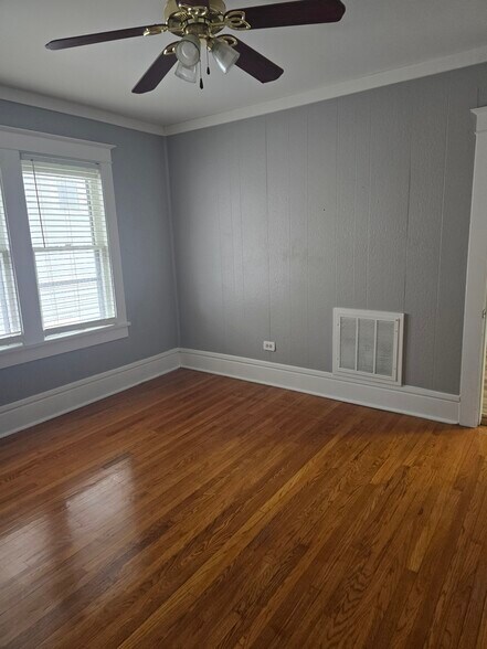 2nd bedroom - 515 Houston St