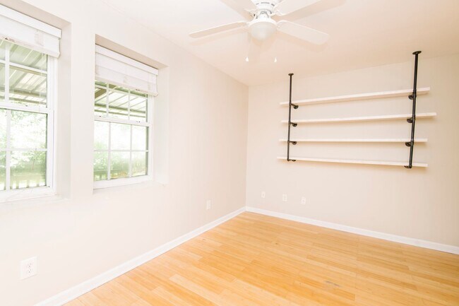 Building Photo - New Lower Price + $500 off First Month's Rent! 3 Bedroom Home with Spacious Back yard Close to NCSU!