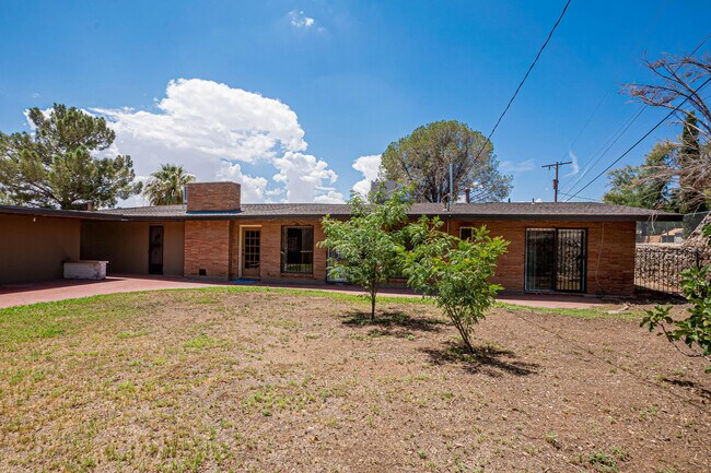 Building Photo - 4200 N Stanton St
