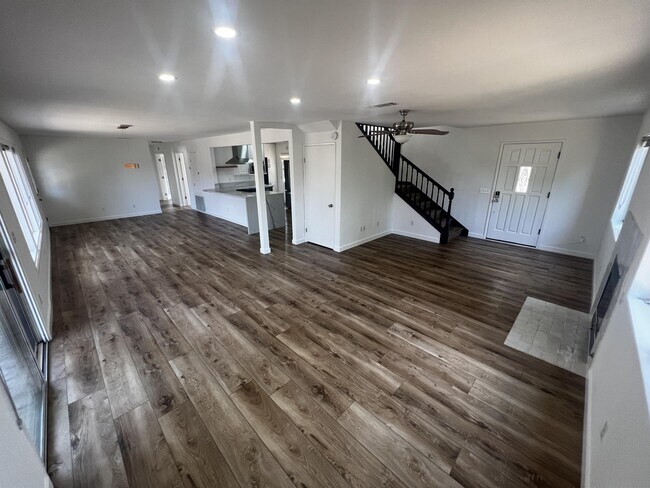 Building Photo - 11935 Sapota Dr