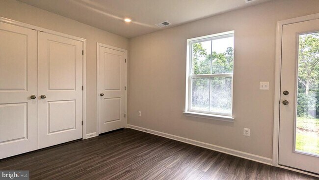 Building Photo - 151 Cooperage Rd