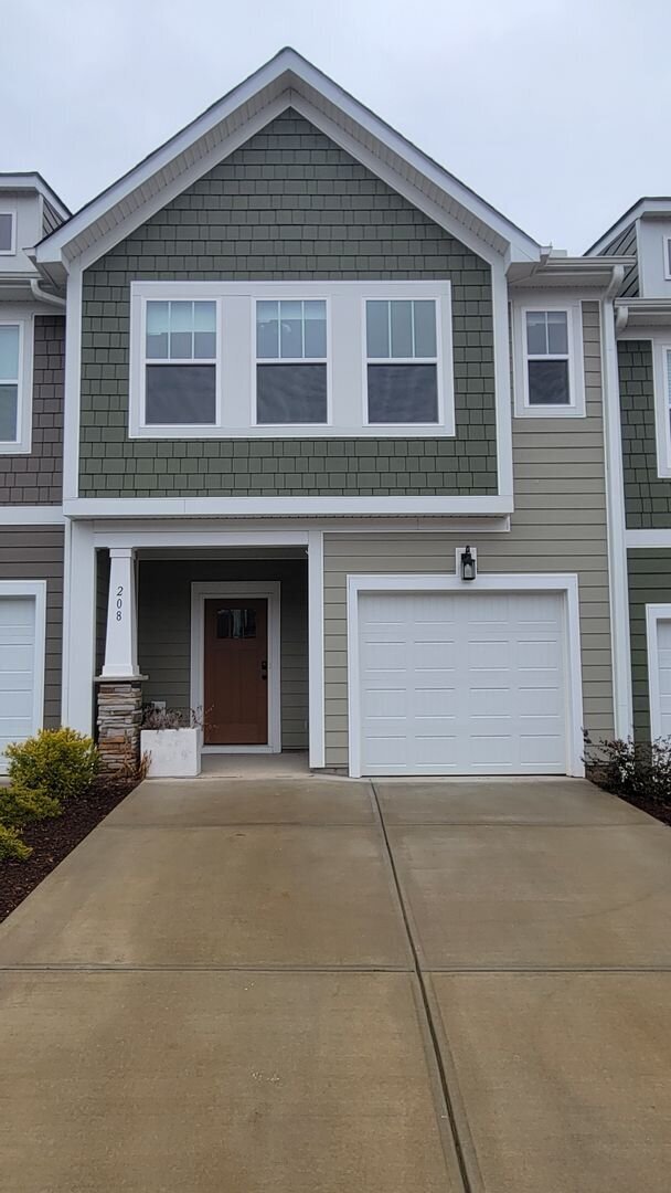 Building Photo - 3 Bed, 2.5 Bath Townhome Available in Travelers Rest