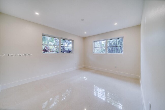 Building Photo - 15730 SW 87th Ct