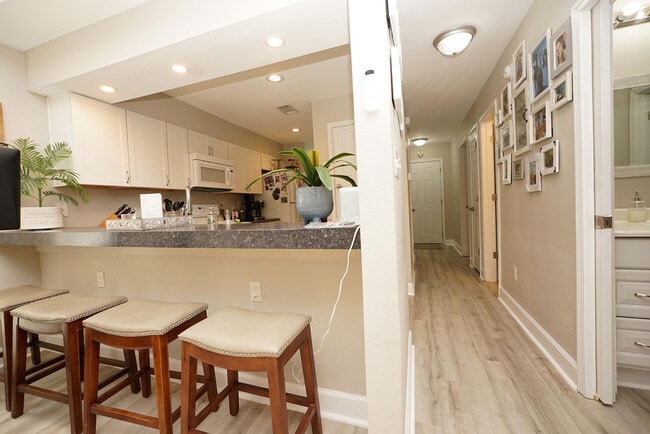 Building Photo - 1503 Green Acres Blvd