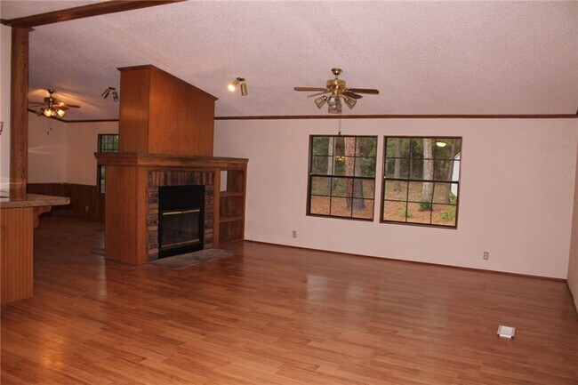 Building Photo - 391 Kc Dr