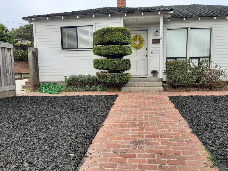 Front - 632 Airport Rd