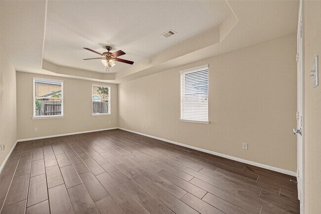 Building Photo - 3327 Fairmont Hills Ln