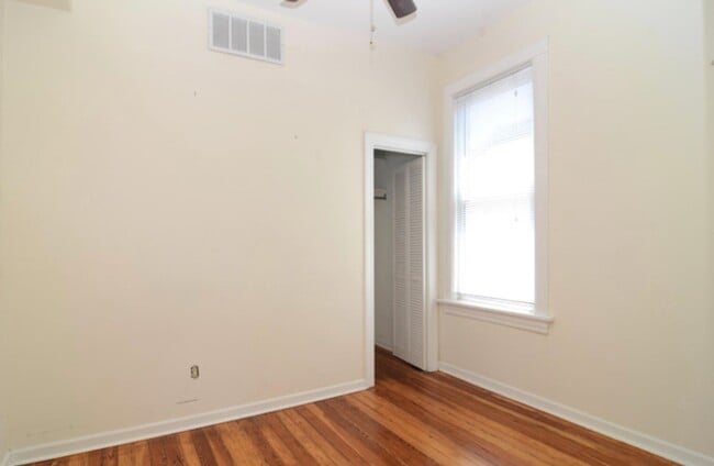 Building Photo - 2519 N Francisco Ave