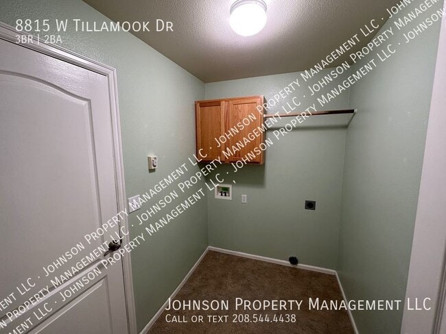 Building Photo - 8815 W Tillamook Dr
