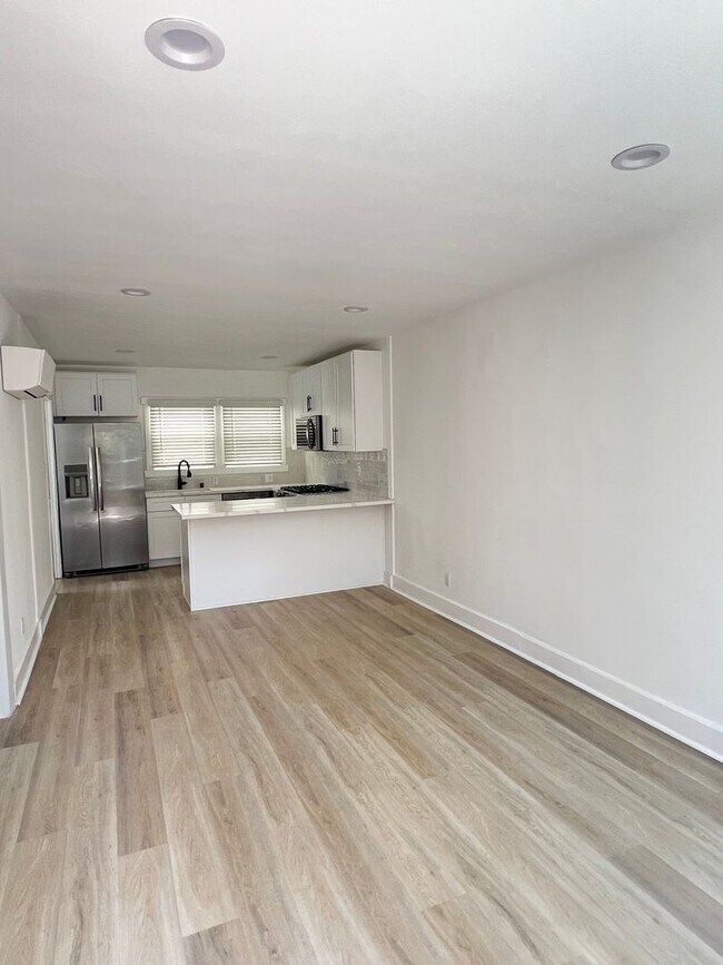 Building Photo - 108 S Guadalupe Ave