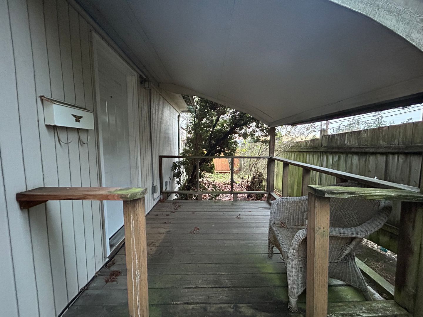 Building Photo - Kostar Duplex