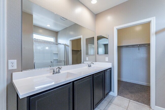 Building Photo - 41391 W Williams Way
