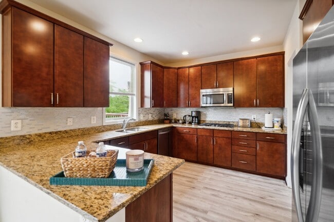 Building Photo - *Luxury, 4-level Broadlands town home zoned for the most desired schools in Ashburn (Mill Run/Eag...