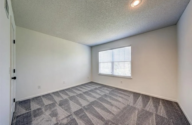 Building Photo - 15922 W 91st Terrace