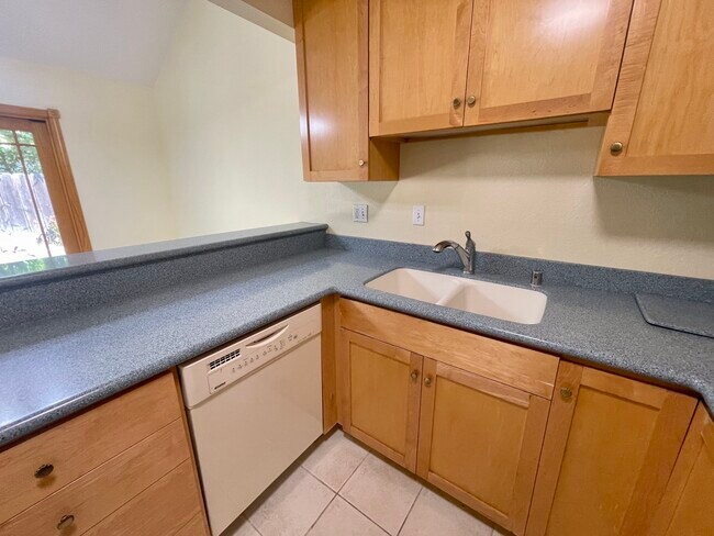 Building Photo - 5470 Baltimore Dr