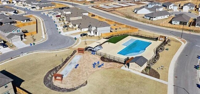 Building Photo - 205 Driftwood Ln