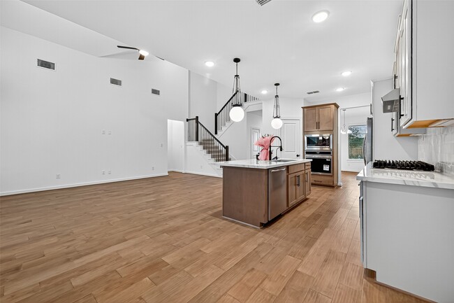 Building Photo - 10934 White Mist Dr