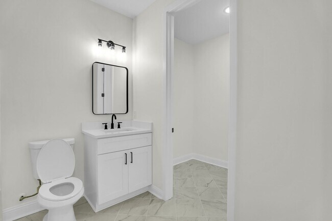 Building Photo - East Duffy Street