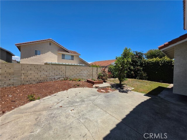 Building Photo - 8831 Sailport Dr