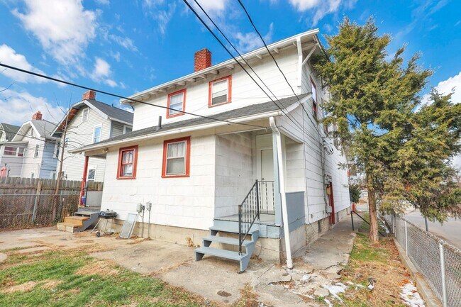 Building Photo - 2709-2711 Sullivant Ave