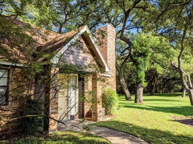 Building Photo - 1601 Faro Dr