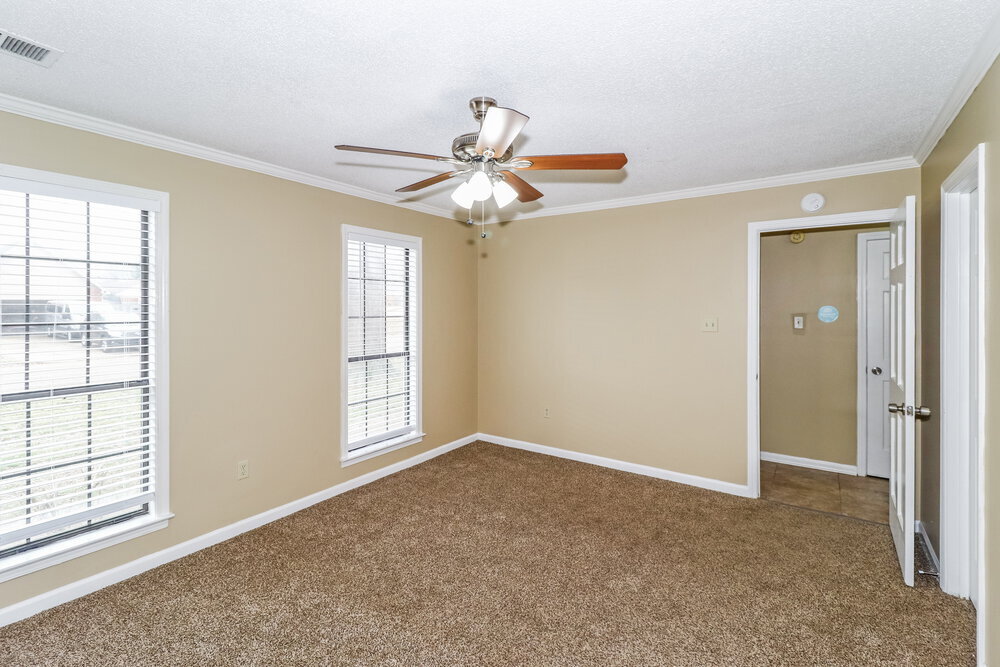 Building Photo - 2691 Country Lawn Cove