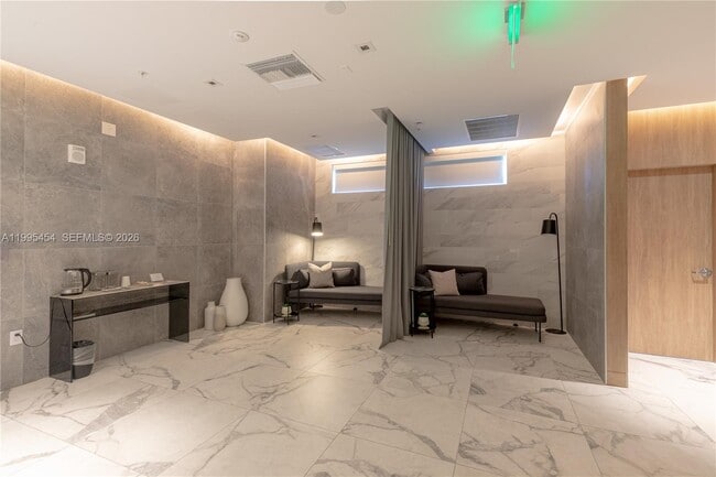 Building Photo - 90 SW 3rd St