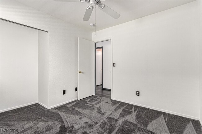 Building Photo - 1828 Vista Pointe Ave