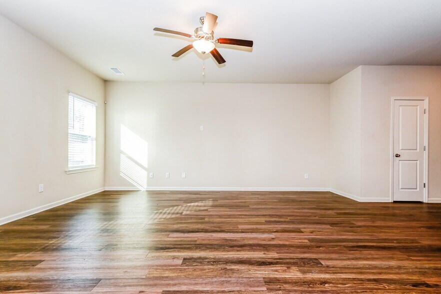 Building Photo - 532 Moline Way