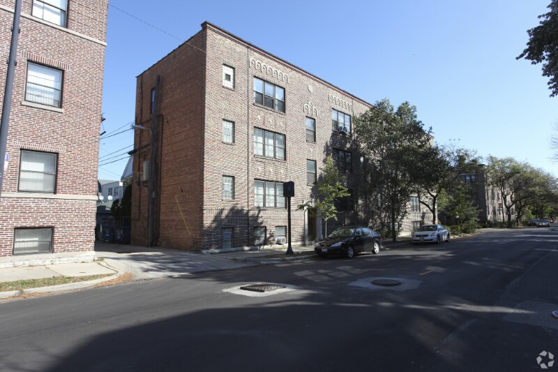 Building Photo - 1318 W Foster Ave