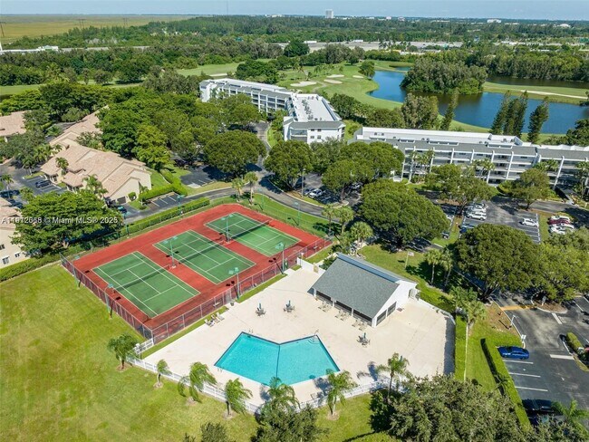 Building Photo - 16171 Blatt Blvd