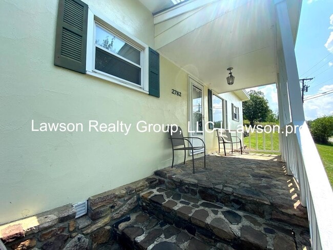 Building Photo - Cozy Three Bedroom Home in Salem with Shed