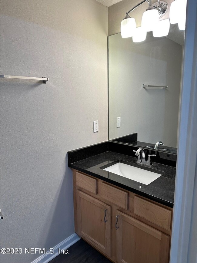 Building Photo - 264 Scrub Jay Dr